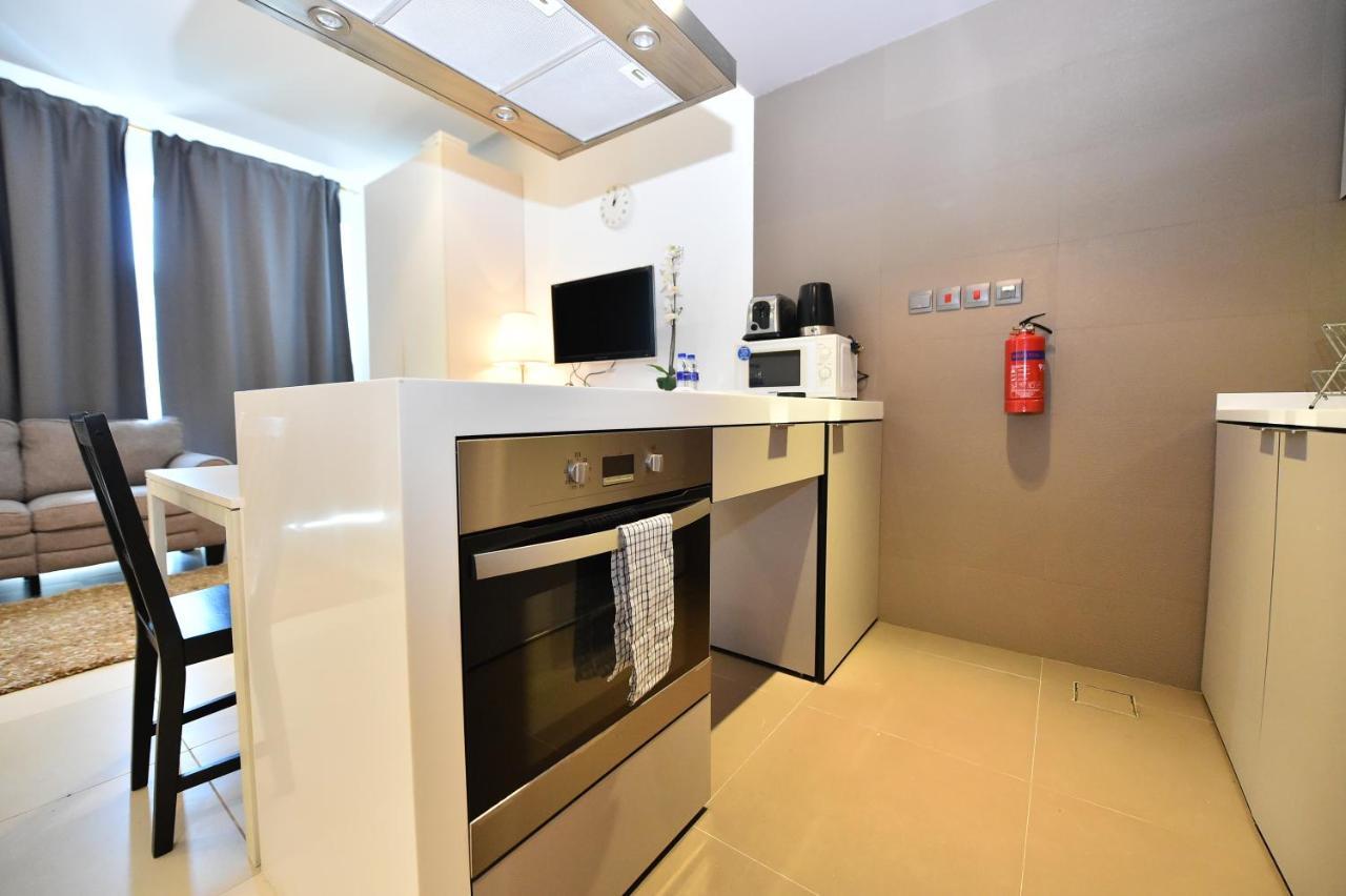 Cozy Studio Apt In Marina - Near Metro, Beach & Mall Apartment Dubai Ngoại thất bức ảnh
